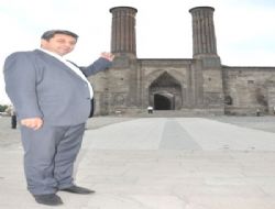 Tarihi medrese 30 ay kapalı